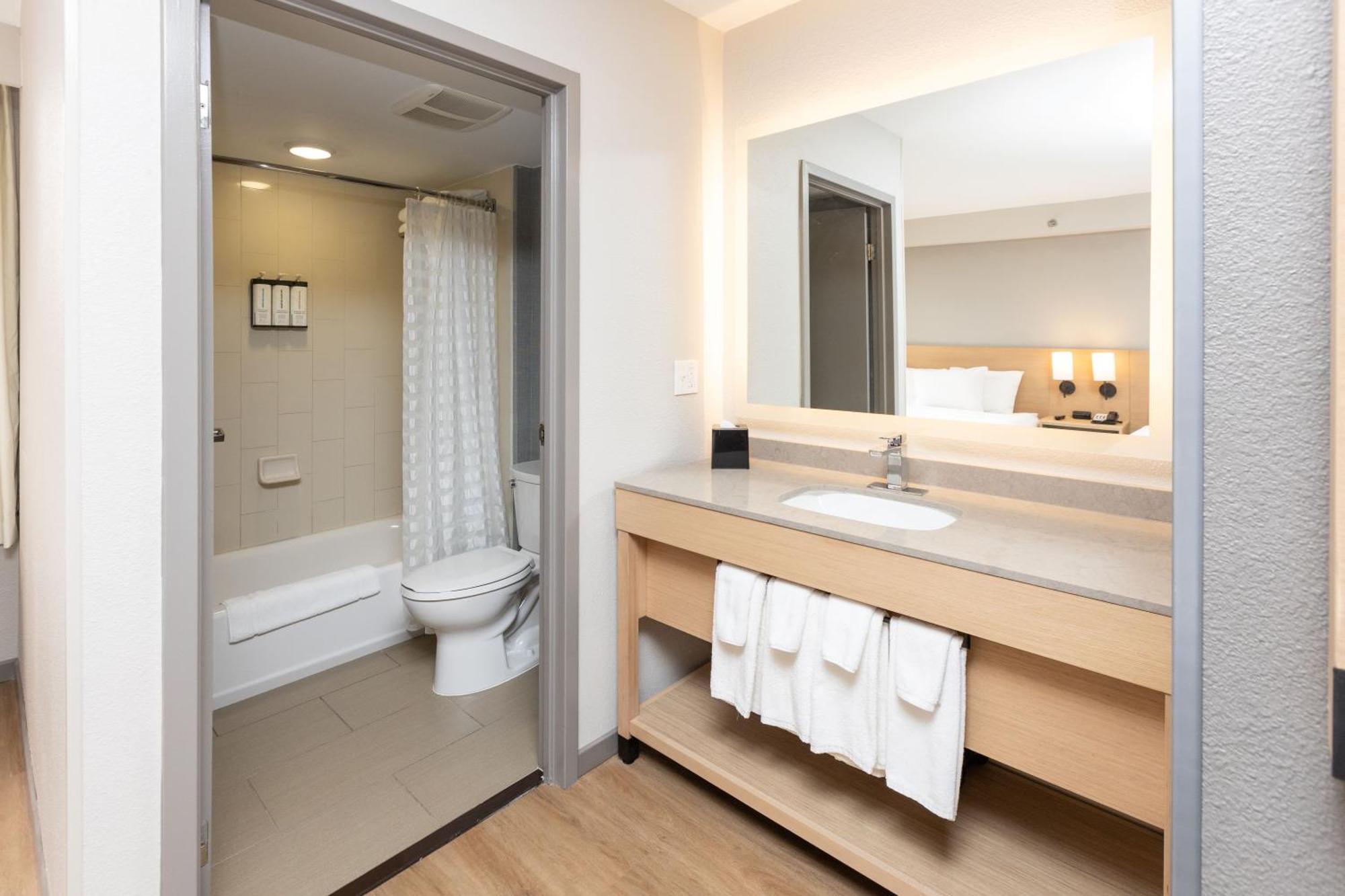 Hyatt Place Charlotte Arrowood Extérieur photo